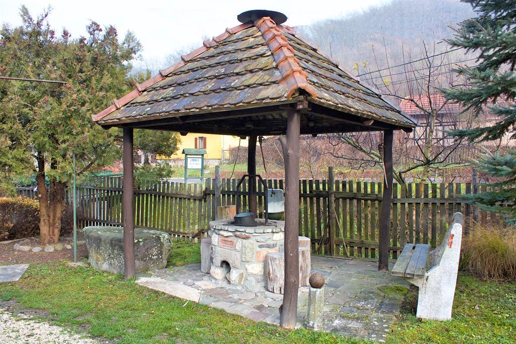 Pereszlenyi Vendeghaz Hotel Visegrad Luaran gambar